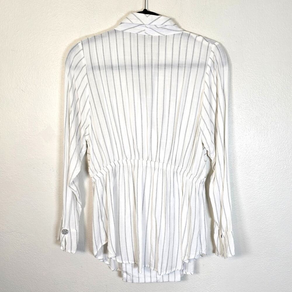 Gimmicks BKE Blouse Women's M Gray White Stripe Empire Waist Coastal Boho Grunge - Picture 2 of 12